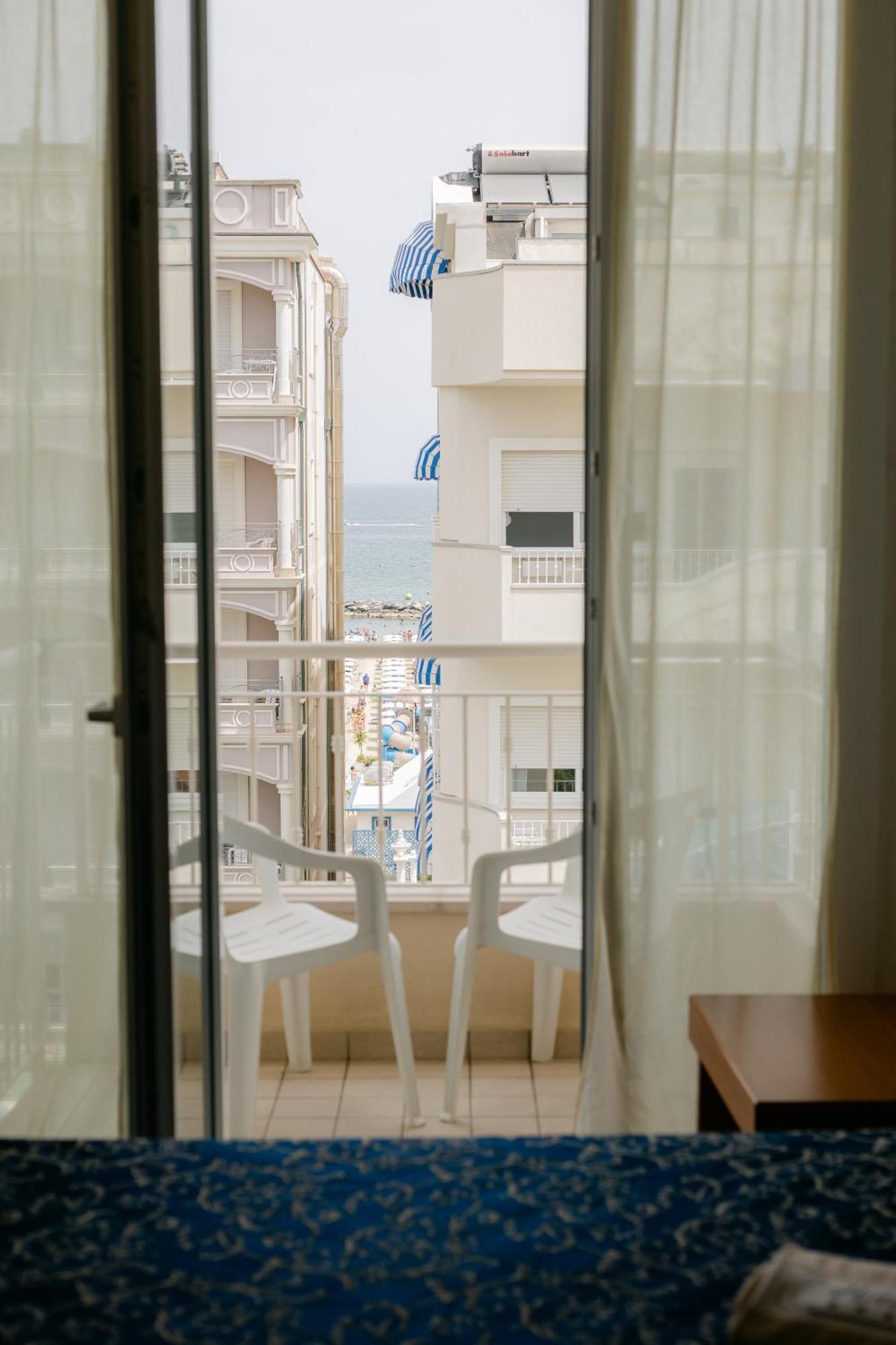 Hotel Golf Cattolica Exterior photo
